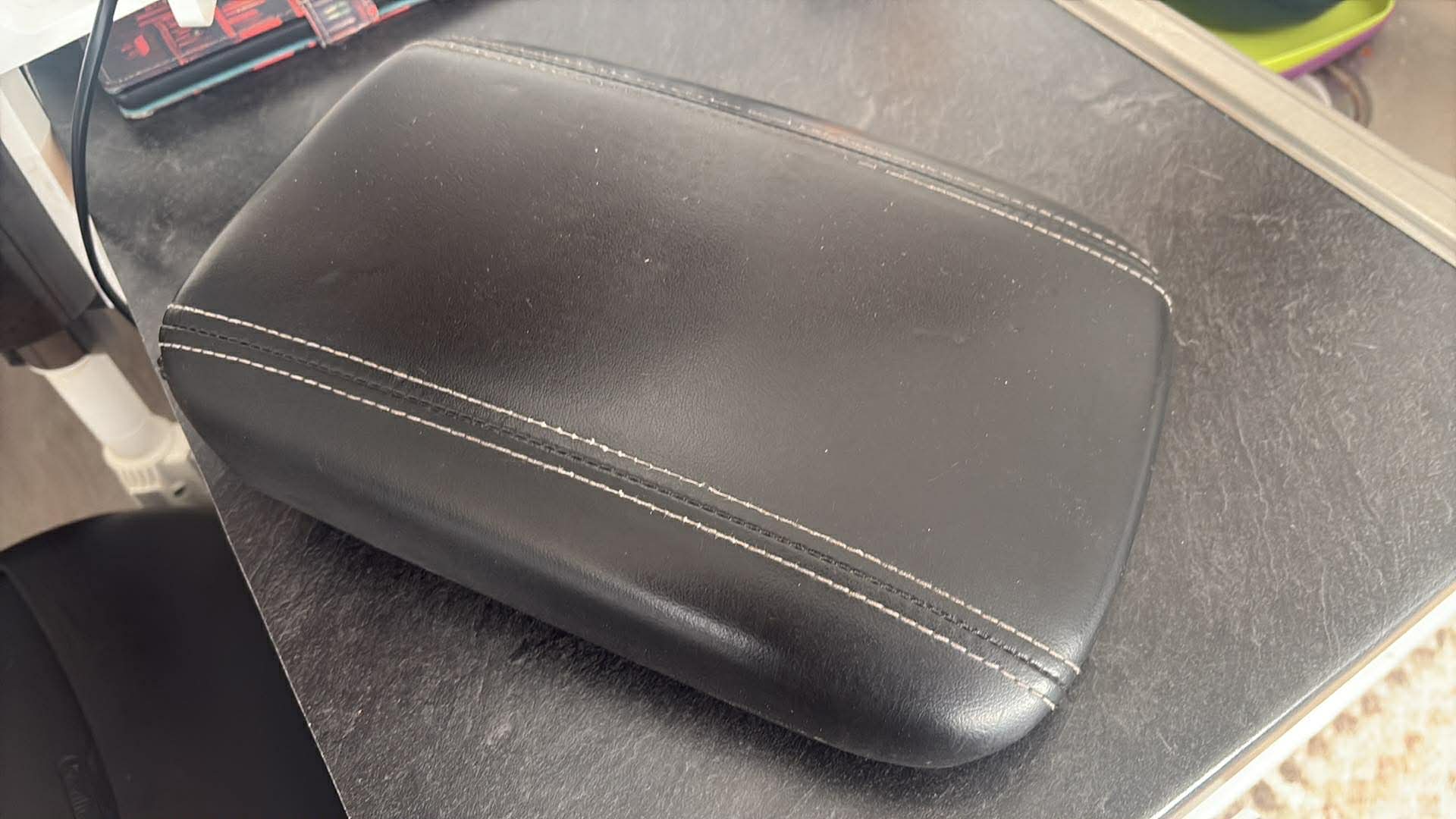 Leather Console Lid Non-Sliding